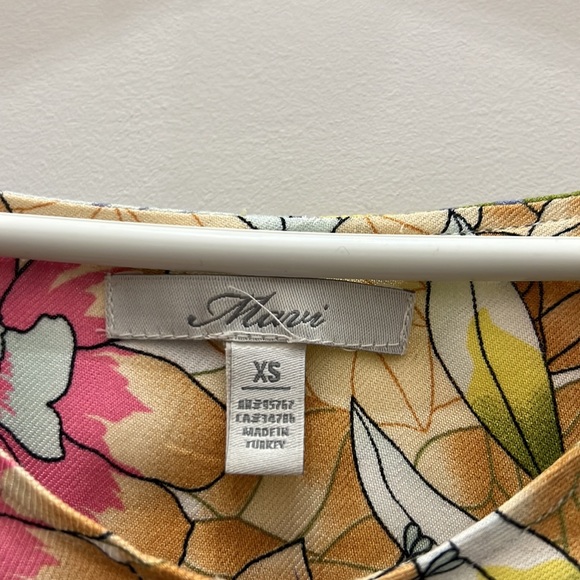 Floral crop top 🌸 - Picture 2 of 4